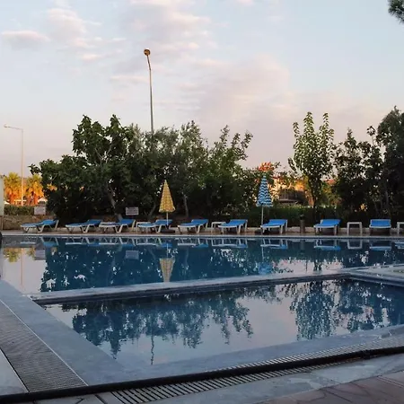 Ulugut Termal Отель *